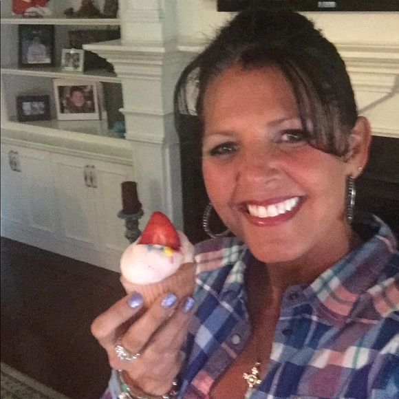 Meet your Posher, Tara - Picture 1 of 1